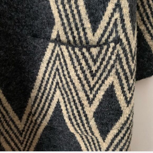 Chelsea & Theodore gray/beige zigzag cardigan, brand new, excellent condition, S - Picture 10 of 10